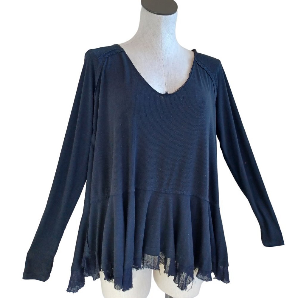 We The Free Top Black Long Sleeve V Neck Swing Style Waffle Knit Womens Small